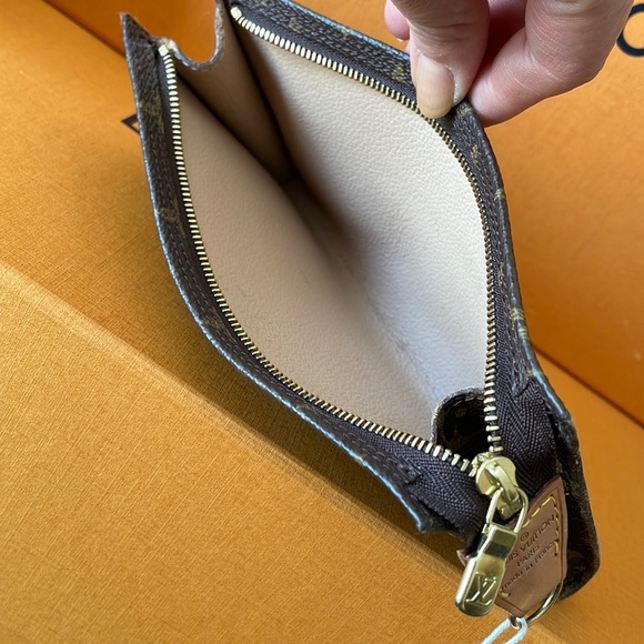 Louis Vuitton Monogram Canvas Bucket GM at Jill Louis Vuitton monogram bucket pouch GM crossbody